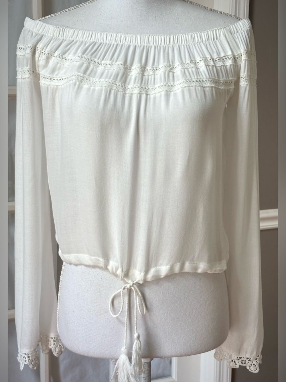 Sea Gypsies Ivory Off Shoulder Boho Peasant Top Lace Tassel Size S